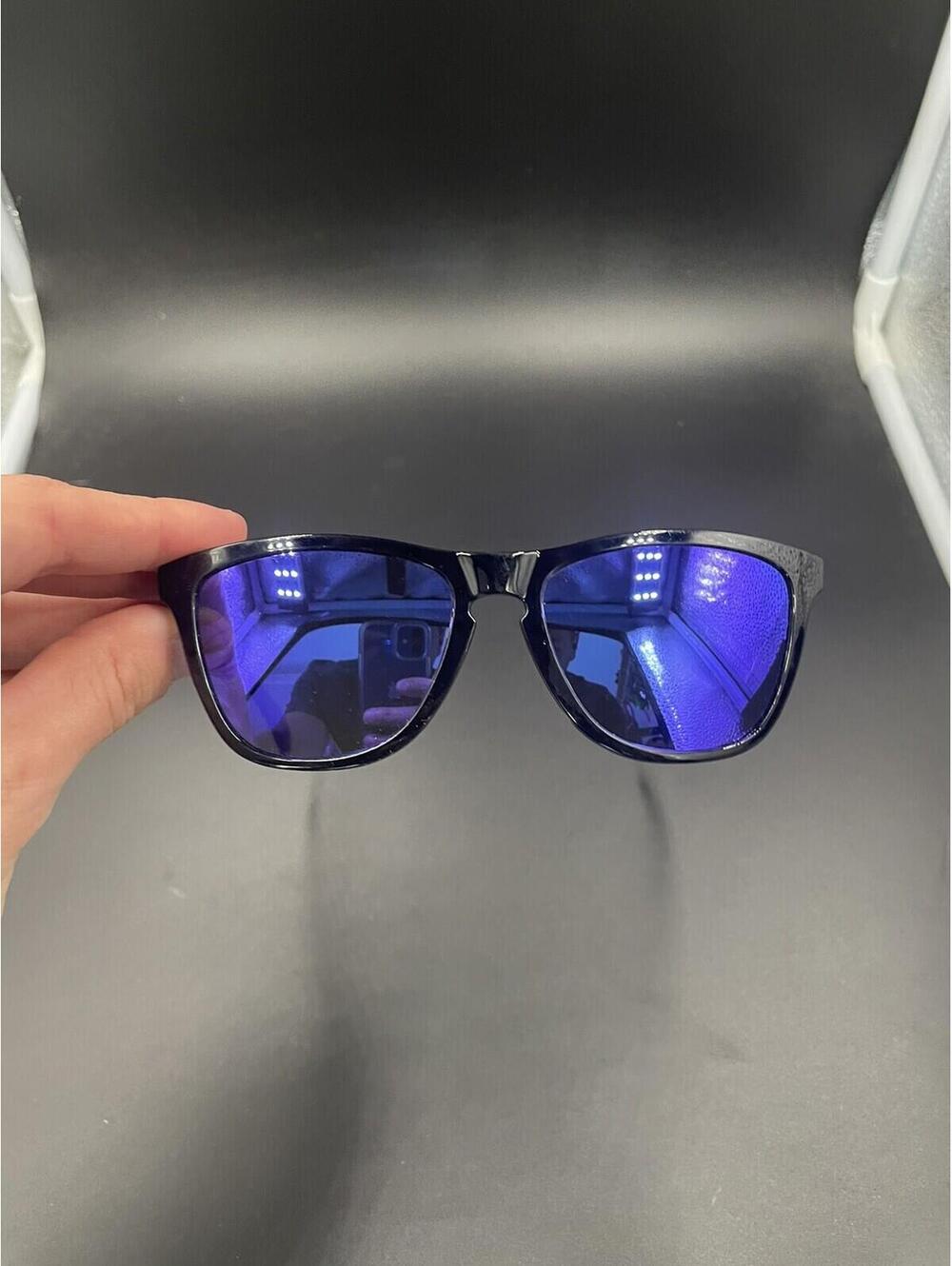 Oakley Frogskin Polished Black w/Violet Iridium Lenses